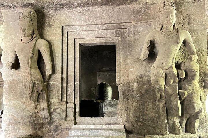Elephanta Caves Exploration: Guided Tour with Ferry Experience