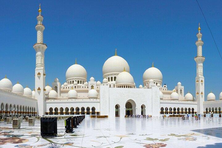 Private Full Day Sightseeing Tour in Abu Dhabi