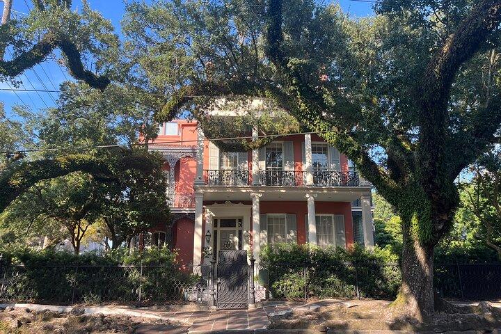 New Orleans Small-Group Garden District Walking Tour