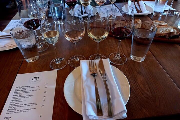 From Cape Town: Franschhoek & Stellenbosch wine tasting tour
