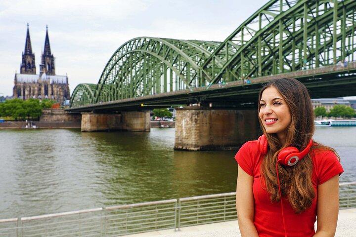 Cologne Walking Tour with Audioguide: City and Cathedral