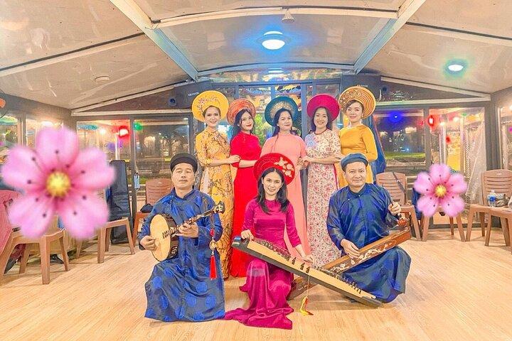 Hue Evening Cyclo Food Tour & Folk Music on Perfume River