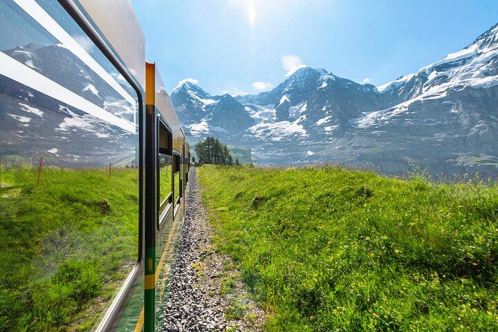 Grindelwald & Lauterbrunnen Private Day Tour from Luzern