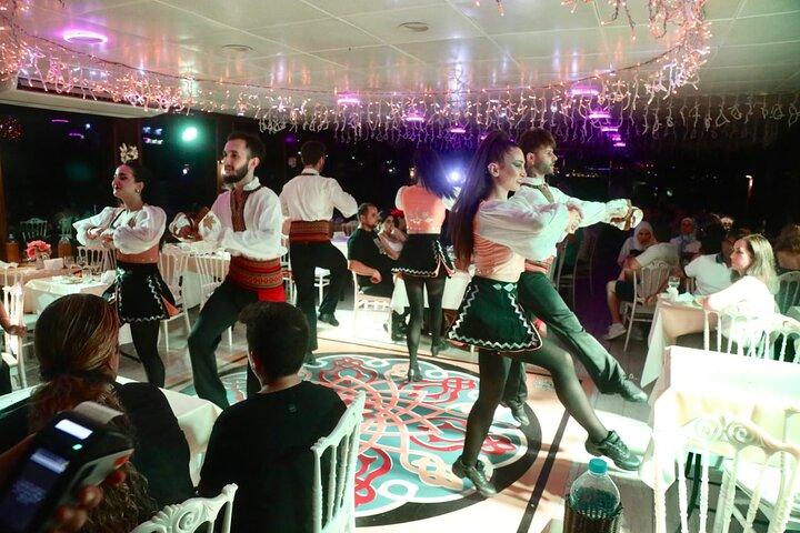 Luxury Bosphore Dinner Cruise and Turkish Night Show(All+transfr)