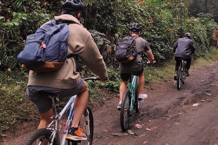 Lake duluti Canoeing/kayaking &/or cycling adventure with lunch