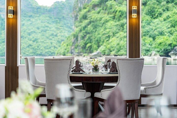 Halong Luxury Day Cruise: Buffet, Sunset Party & Jacuzzi