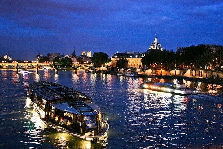 Paris Seine River Sightseeing Cruise Tour