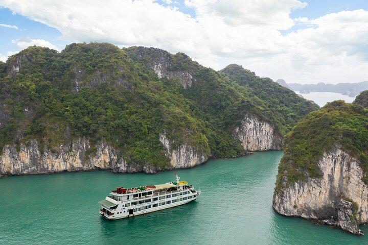 La Regina Royal Cruise 2D1N Halong with Meal and Transfer