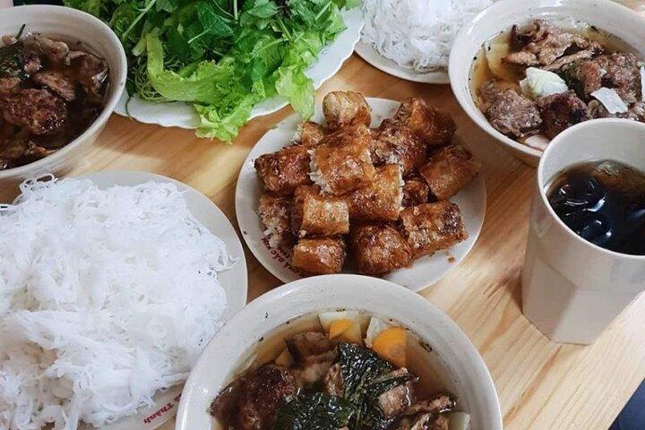 Hanoi Famous Michelin Guided Street Food Tour