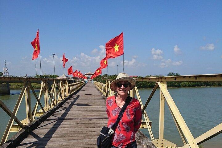 Vinh Moc Tunnels & Khe Sanh: Private Hue to DMZ Historical Tour