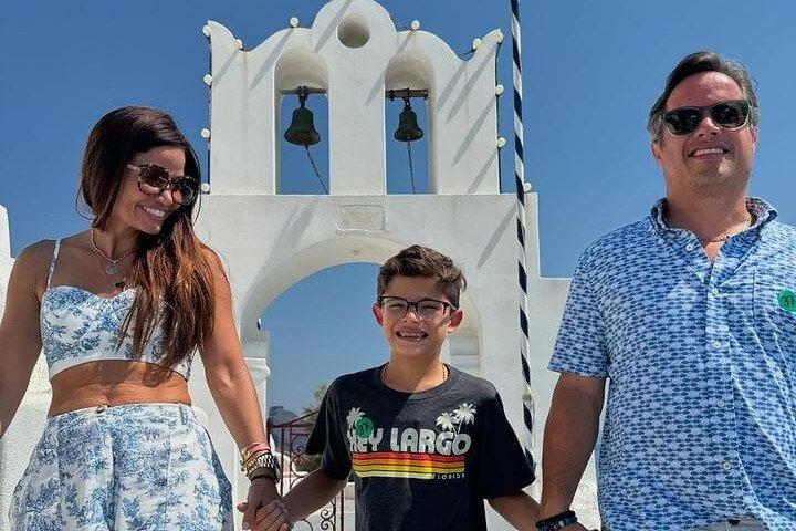 Santorini Private Tour Highlights 6h for Groups and Families
