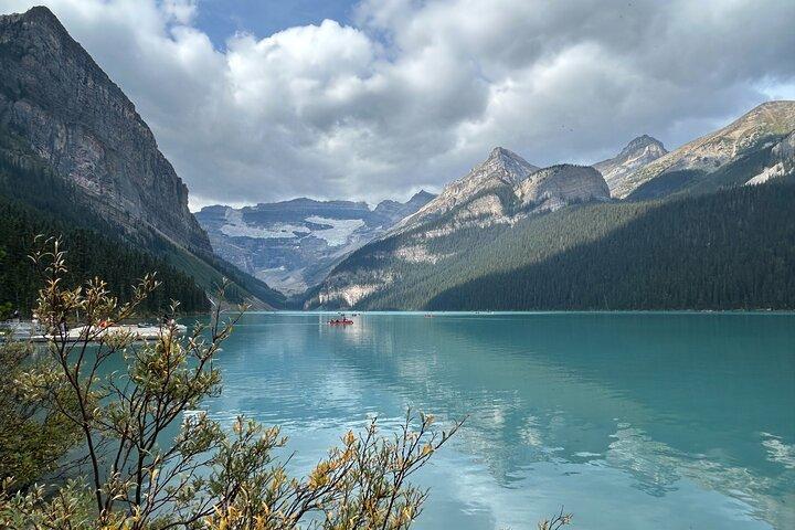Calgary/Canmore/Banff: Moraine Lake & Lake Louise Return Shuttle