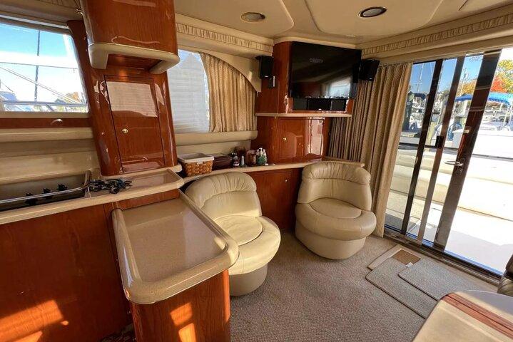Private Luxury Yacht Cruise Tour in Miami Beach and Biscayne Bay