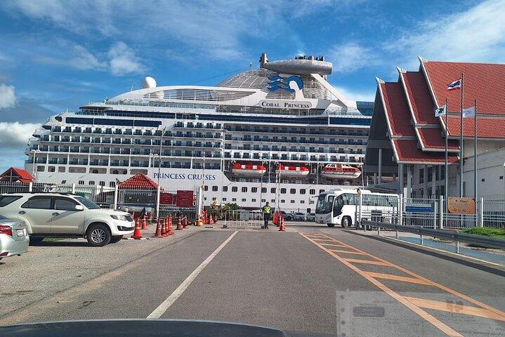 Bangkok Customized Day Trip Private with Guide, pickup from Laem Chabang Port