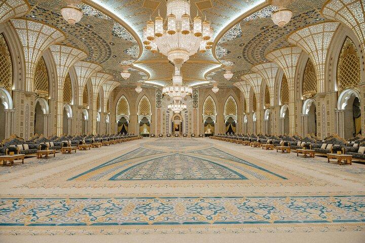 Abu Dhabi Icons Tour- Grand Mosque, Qasr Al Watan & Louvre Museum