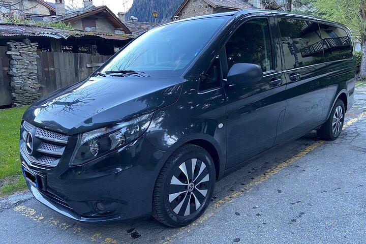 Transfer from LINATE Airport to Milan City Hotel by Minivan