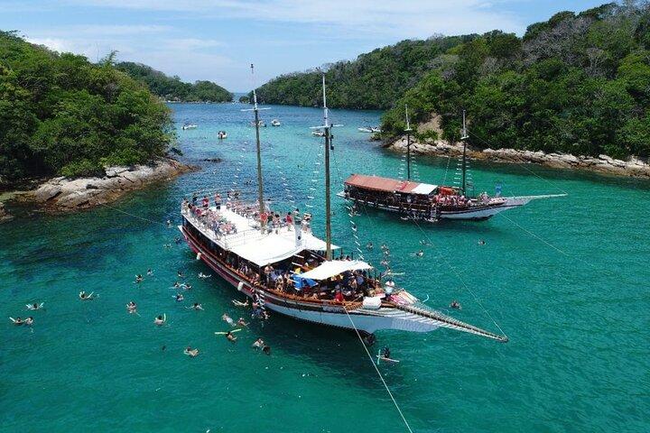 Tour of Angra dos Reis and Ilha Grande with Lunch Included