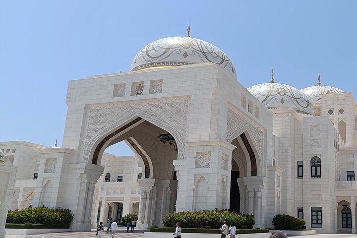 Abu Dhabi Icons Tour- Grand Mosque, Qasr Al Watan & Louvre Museum