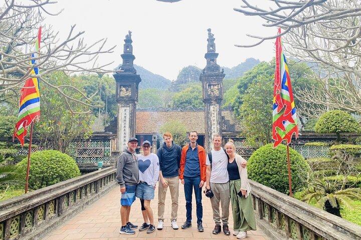 Amazing Ninh Binh: Trang An - Mua Cave - Hoa Lu (VIP 8 people)
