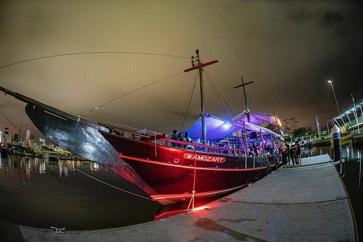 Experience Boat Party Club at Rio de Janeiro