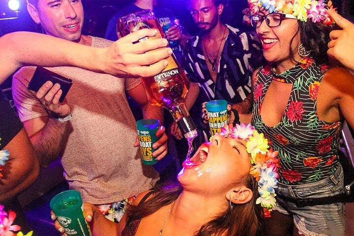 Experience Boat Party Club at Rio de Janeiro