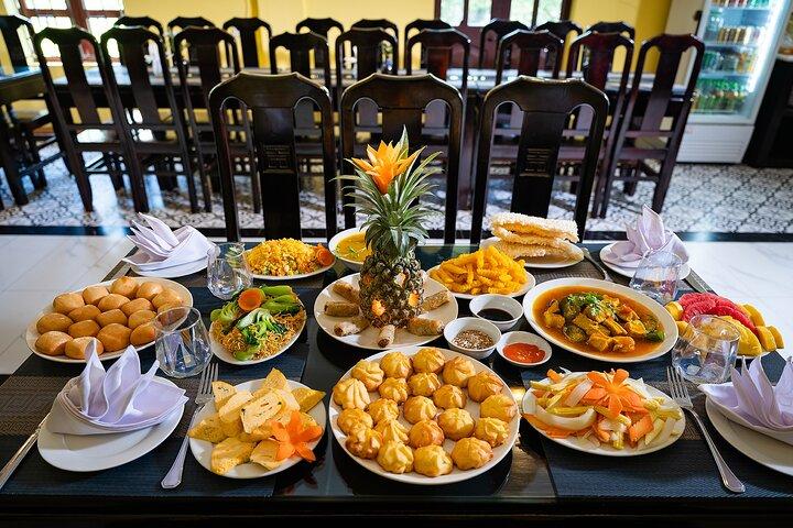 Ninh Binh Small Group Day Tour from Hanoi by Luxury DCAR