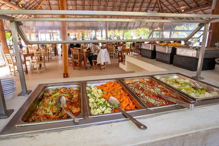 Isla mujeres catamaran, open bar, lunch and beach club