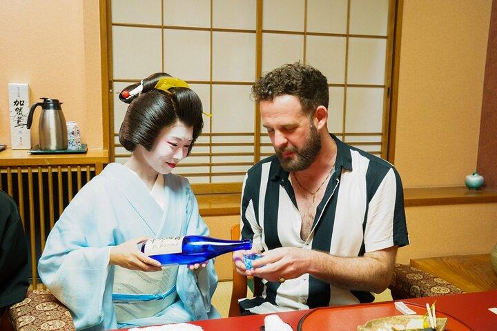 Kyoto: Gion Geisha Culture & History Walking Tour