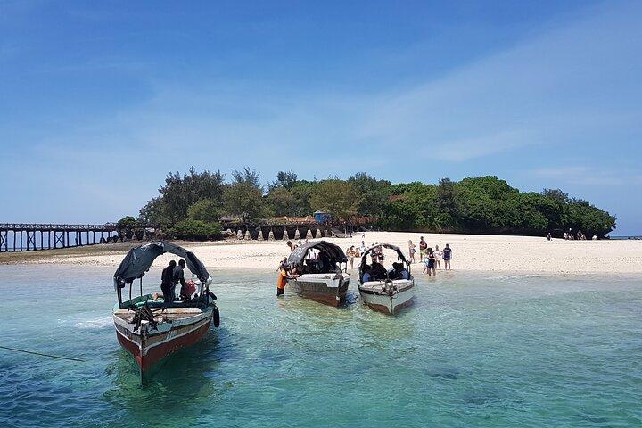 Prison Island + Stone Town (City tour) and Night Market Tour