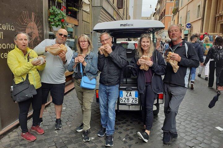 Lip smacking Rome Food Tour Experience in a Golf cart