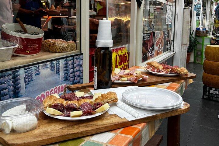 Lip smacking Rome Food Tour Experience in a Golf cart