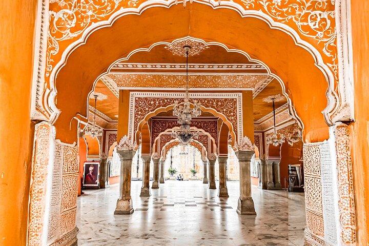 Jaipur Private All-Inclusive City Tour: Amber Fort, Hawa Mahal.