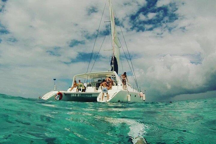 Roatan Catamaran Cruise and Sailing Charters & Tours
