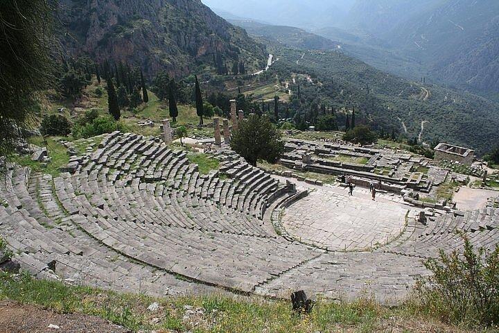 Delphi & Arachova: Private Full-Day Tour from Athens