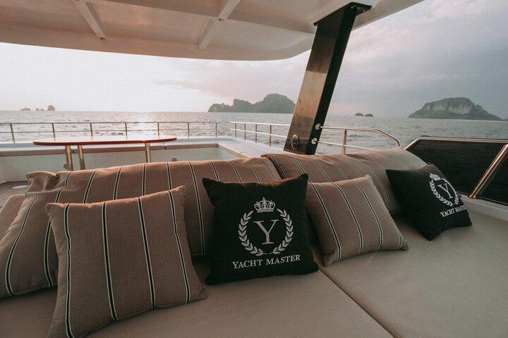 Phuket : James Bond Island and Phang Nga Bay by Premium Yacht