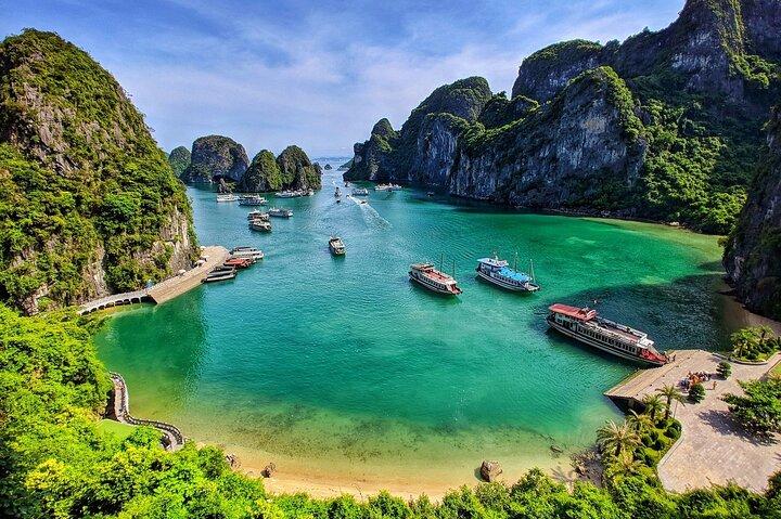 Multi-Day Cruise Tour in Halong Bay and Lan Ha bay from Hanoi
