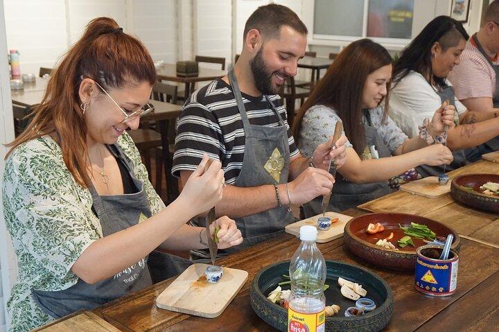 Bangkok Hands on Thai Cooking Class 4 Daily Set Menus