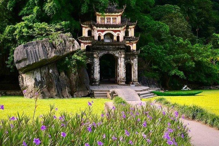 Ninh Binh Small Group Tour: Hoa Lu, Mua Cave, Tam Coc, Bich Dong