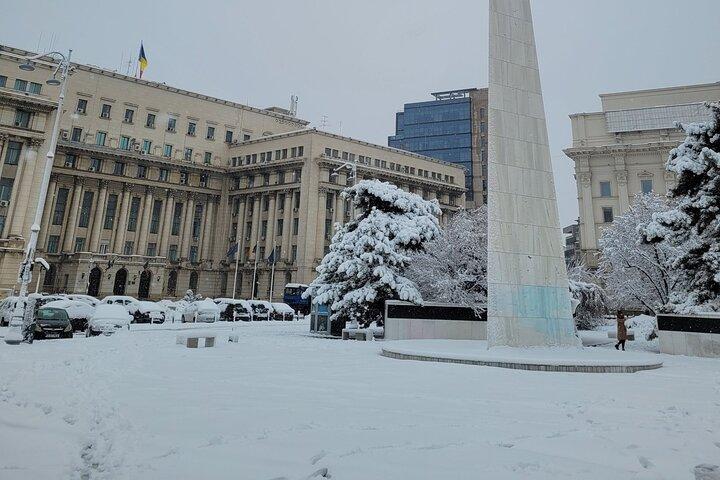 Contrasts of Communism - Small Group Walking Tour in Bucharest