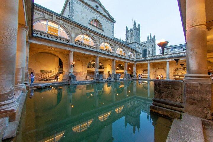 Stonehenge and Bath Tour from London