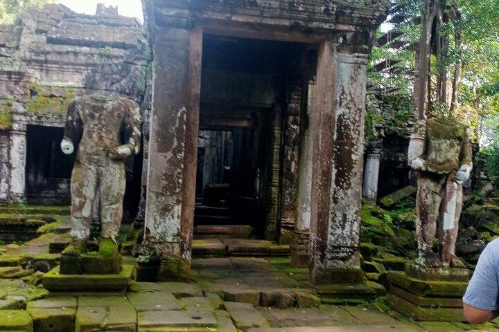 Private Full Day Tour in Srah Srang & Grand Circuit