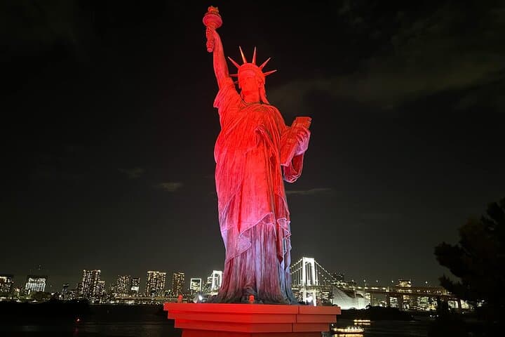 Tokyo Private Tour by Luxury Green Plate Car with Guide