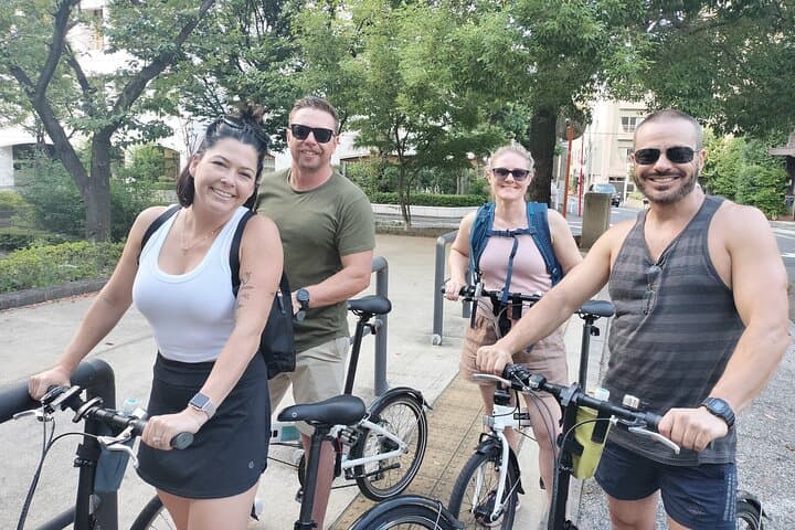 2.5 Hour-Guided Cycle Tour in the Central Tokyo