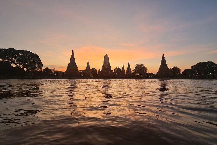 Private Tour : Ayutthaya Sightseeing and Sunset Boat Trip