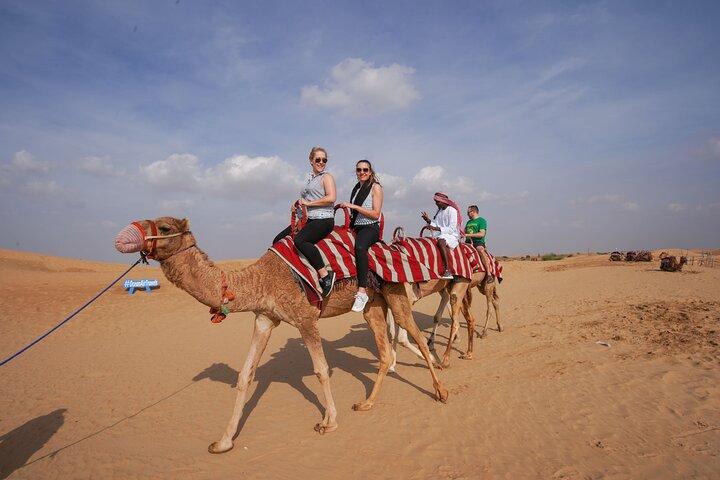 Abu Dhabi: Morning Desert Safari with Camels and Sandboarding
