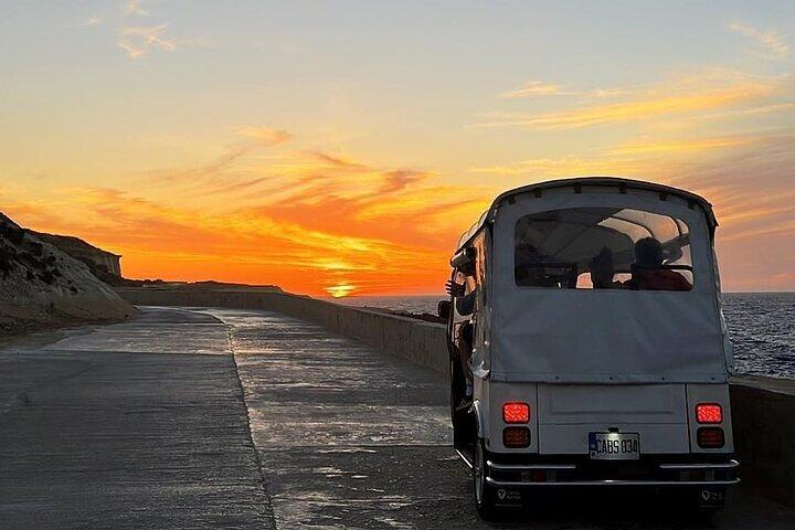 All Inclusive Sunset Tuk Tuk Tour in Gozo & Blue Lagoon in Comino