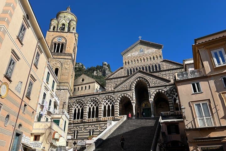 Transfers from Naples to Sorrento Positano Amalfi Ravello Maiori