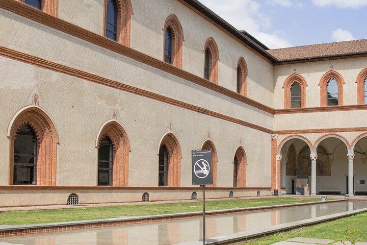 Discover Sforza Castle and Michelangelo’s Pieta Rondanini + ebook