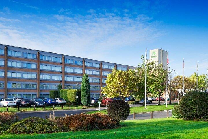 Private Transfer City Centre To or From London Gatwick Airport