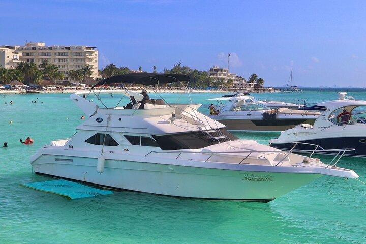 Private SeaRay 47ft Yacht Rental Cancun 23P6